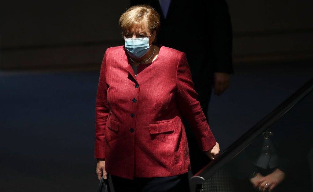 Merkel Membuat Permohonan Perpisahan bagi Orang Jerman untuk Mendapatkan Vaksinasi Terhadap COVID-19